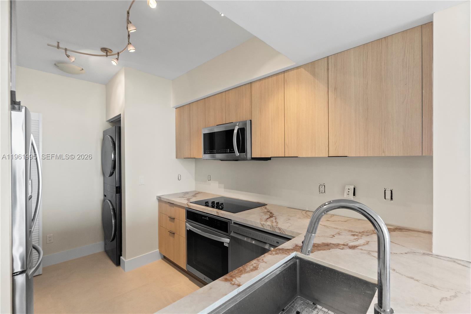 335 S Biscayne Blvd #2212, Miami FL 33131