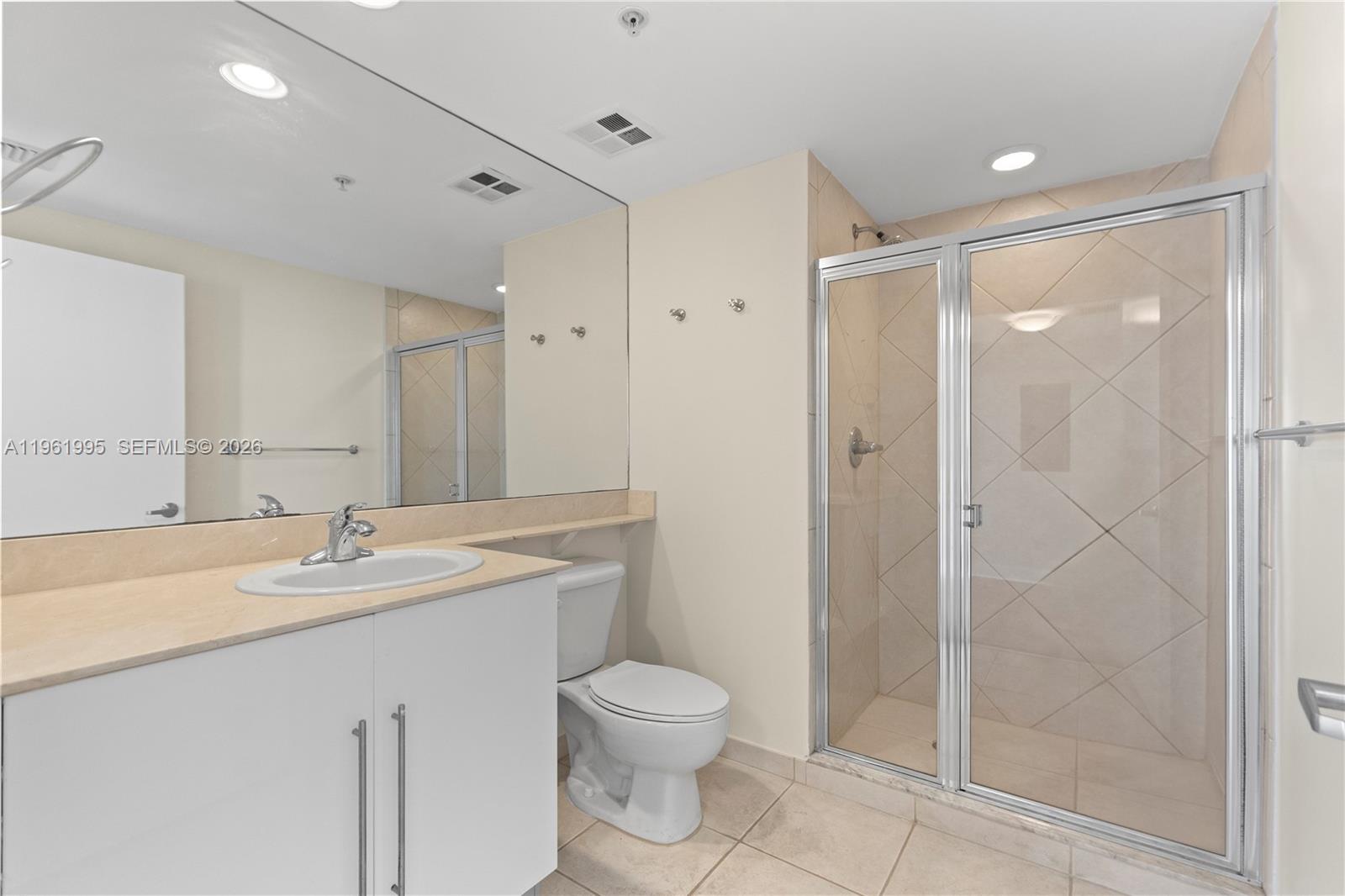 335 S Biscayne Blvd #2212, Miami FL 33131