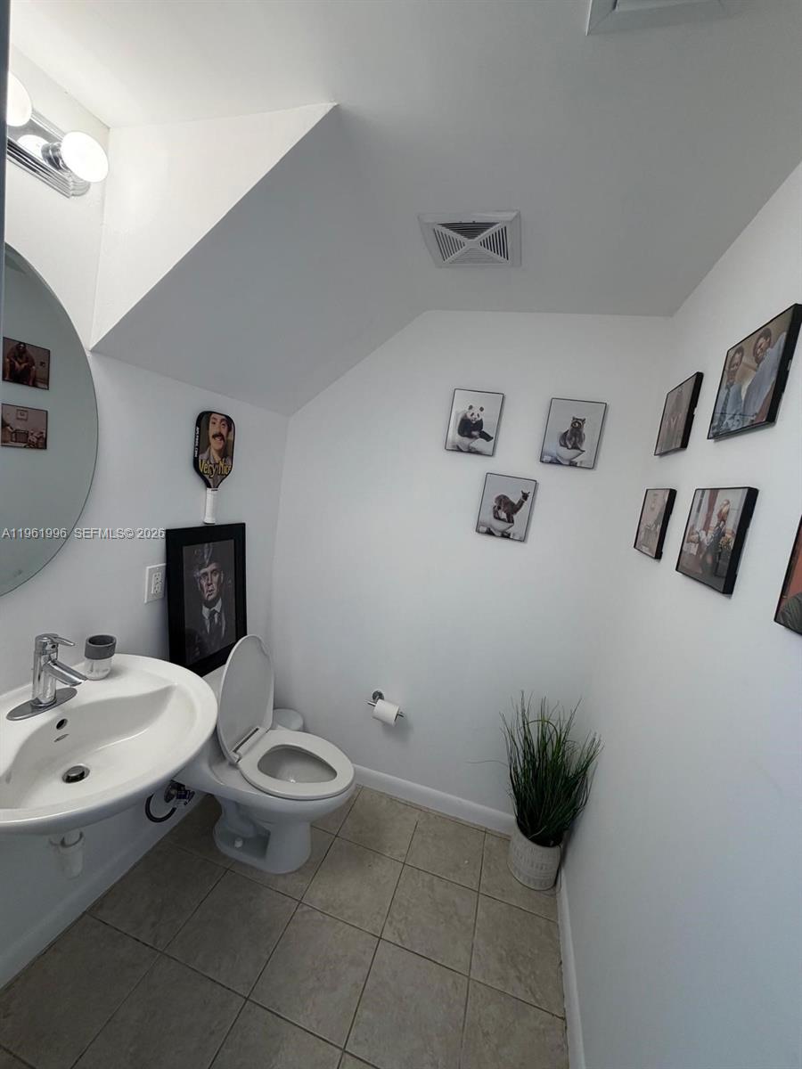 60 SW 13th St #1107, Miami FL 33130
