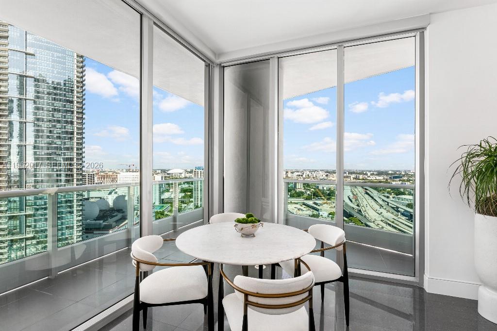 900 Biscayne Blvd #3212, Miami FL 33132
