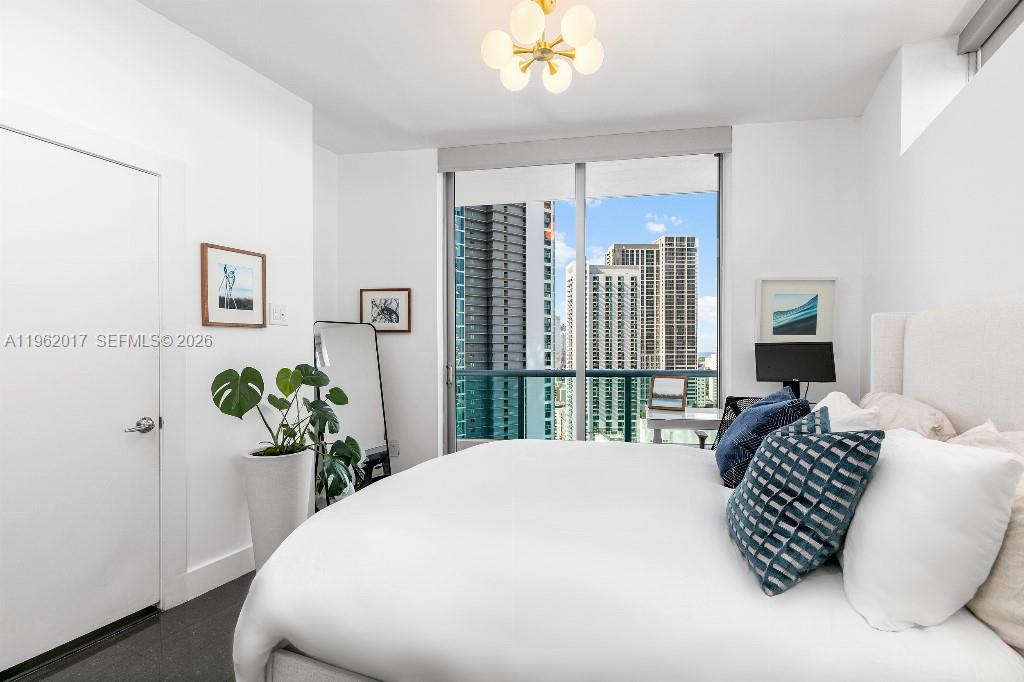 900 Biscayne Blvd #3212, Miami FL 33132