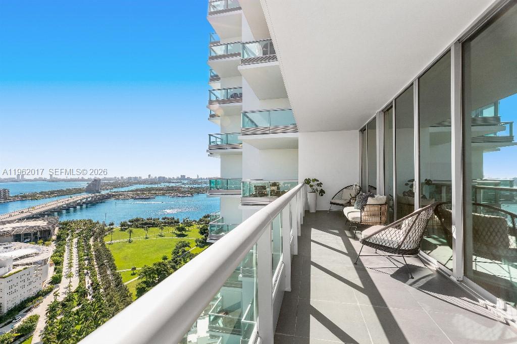 900 Biscayne Blvd #3212, Miami FL 33132