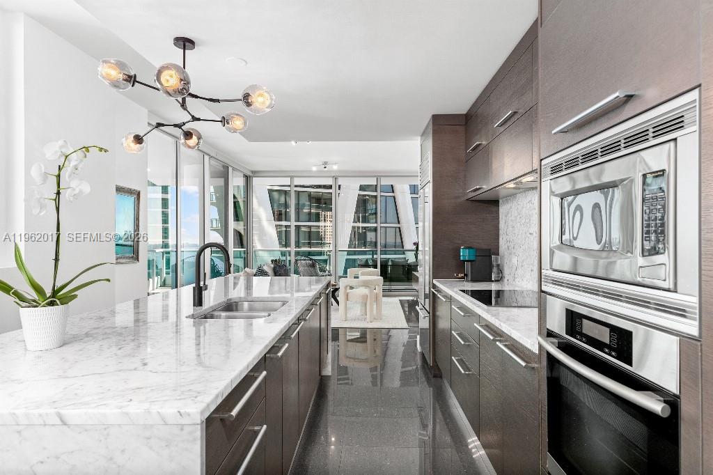 900 Biscayne Blvd #3212, Miami FL 33132