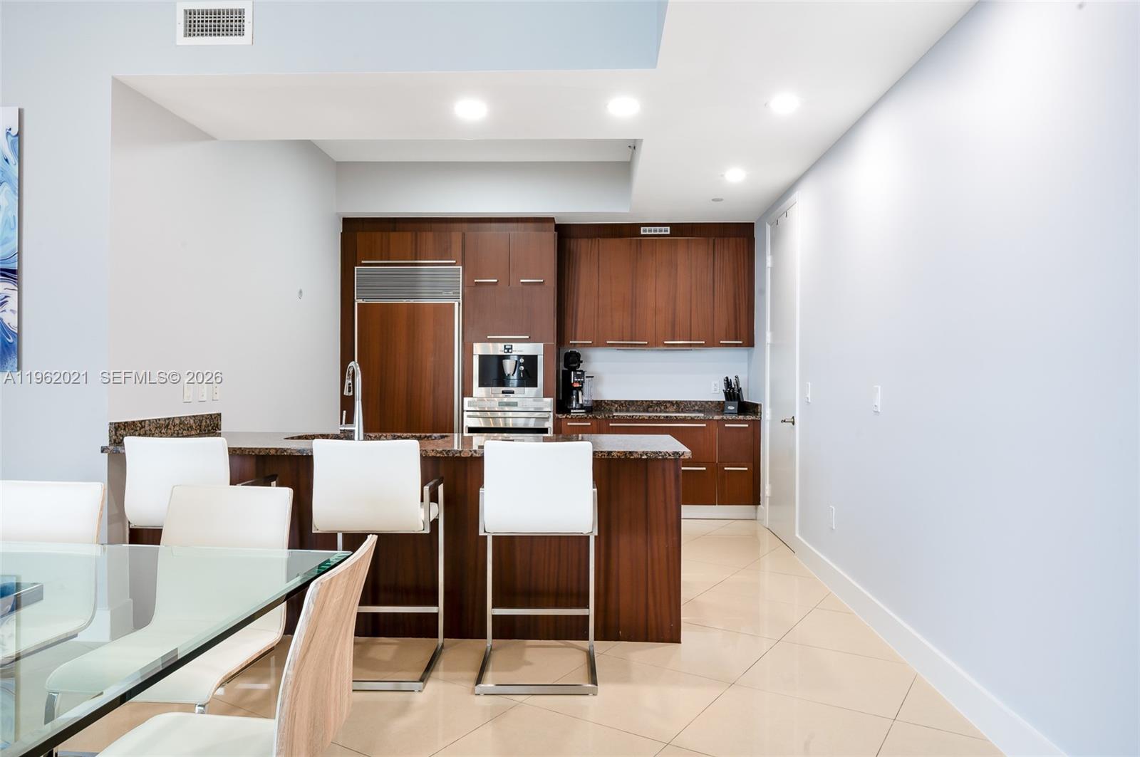 15901 Collins Ave #2303, Sunny Isles Beach FL 33160