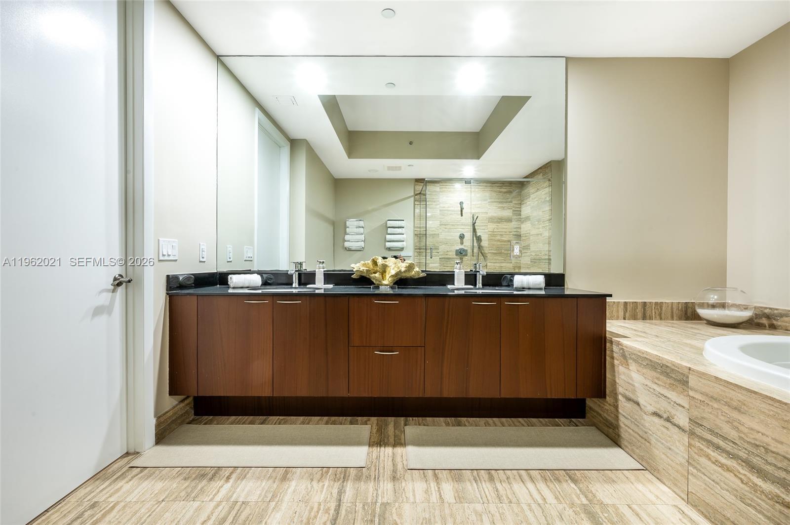 15901 Collins Ave #2303, Sunny Isles Beach FL 33160