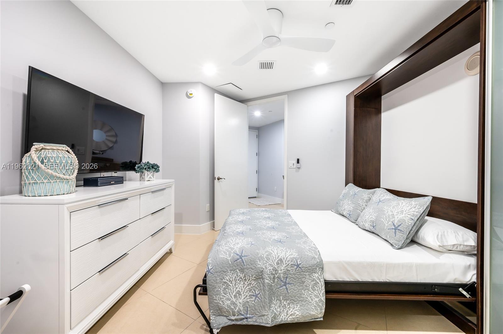 15901 Collins Ave #2303, Sunny Isles Beach FL 33160