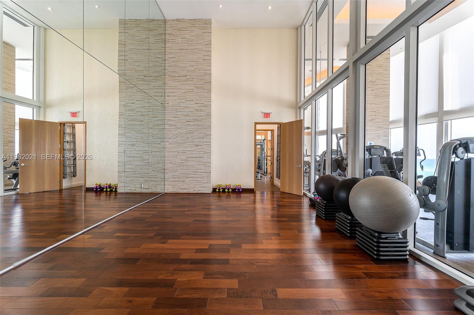 15901 Collins Ave #2303, Sunny Isles Beach FL 33160
