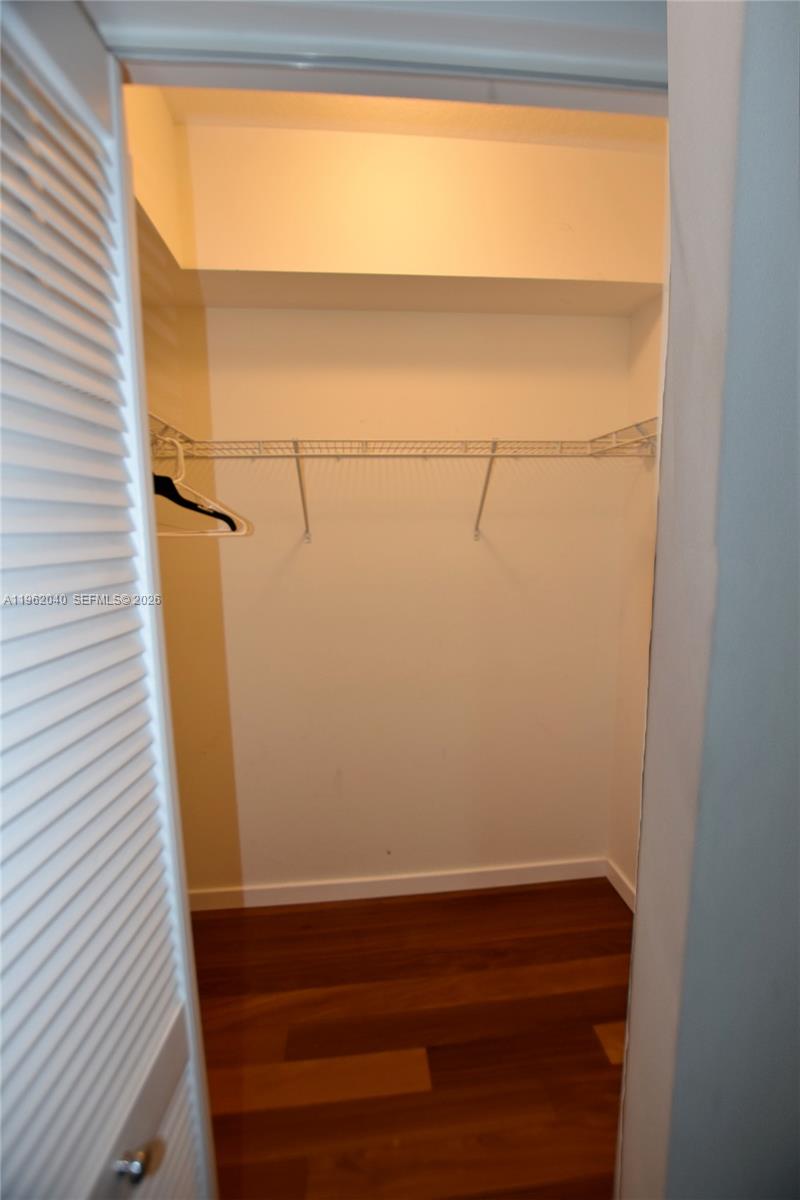 325 S Biscayne Blvd #3822, Miami FL 33131