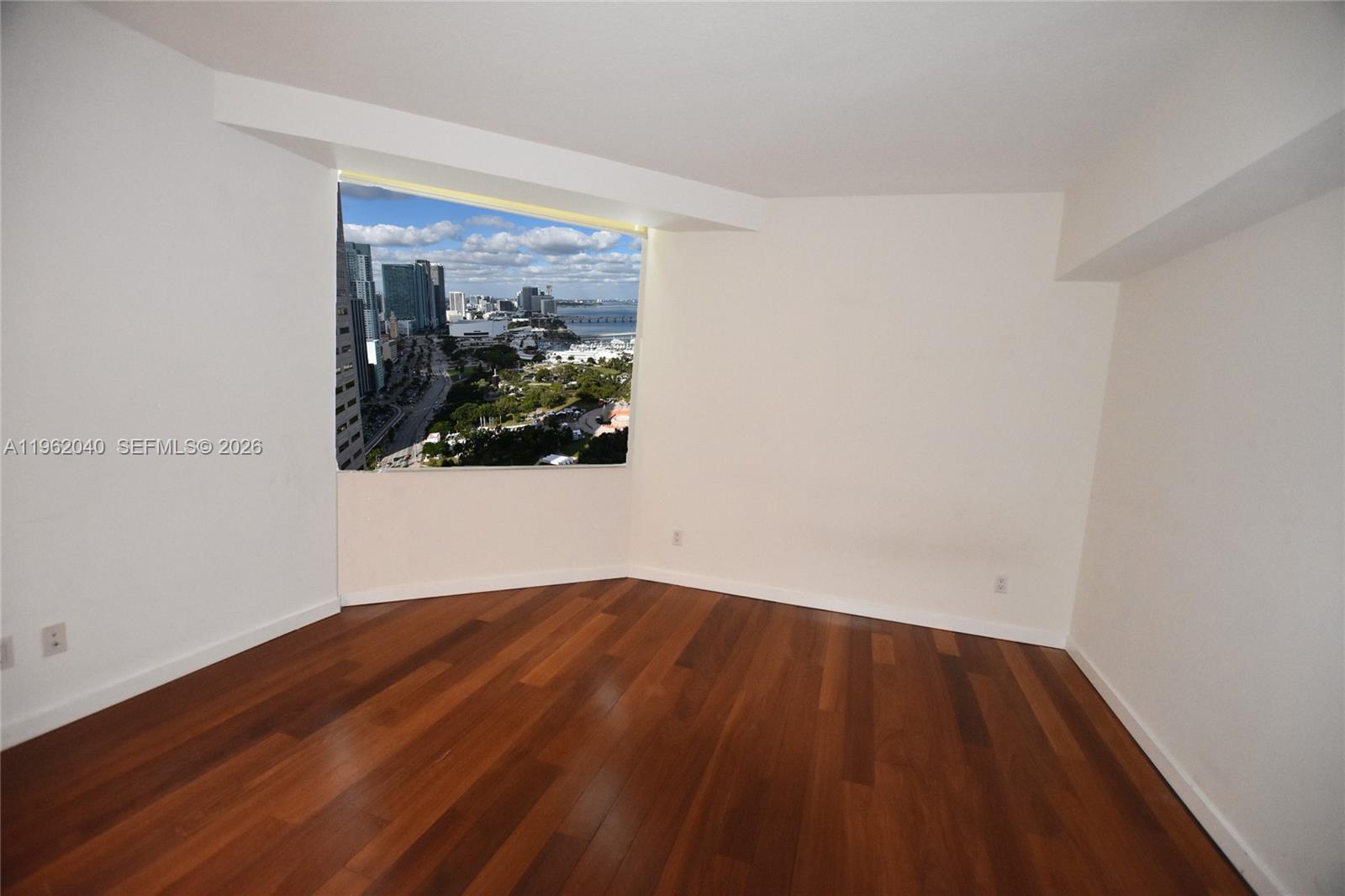 325 S Biscayne Blvd #3822, Miami FL 33131