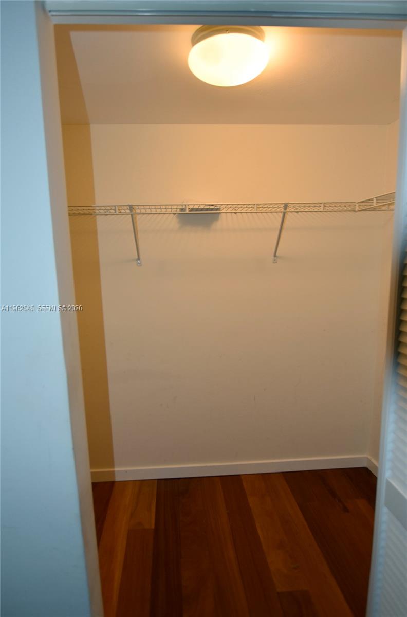 325 S Biscayne Blvd #3822, Miami FL 33131