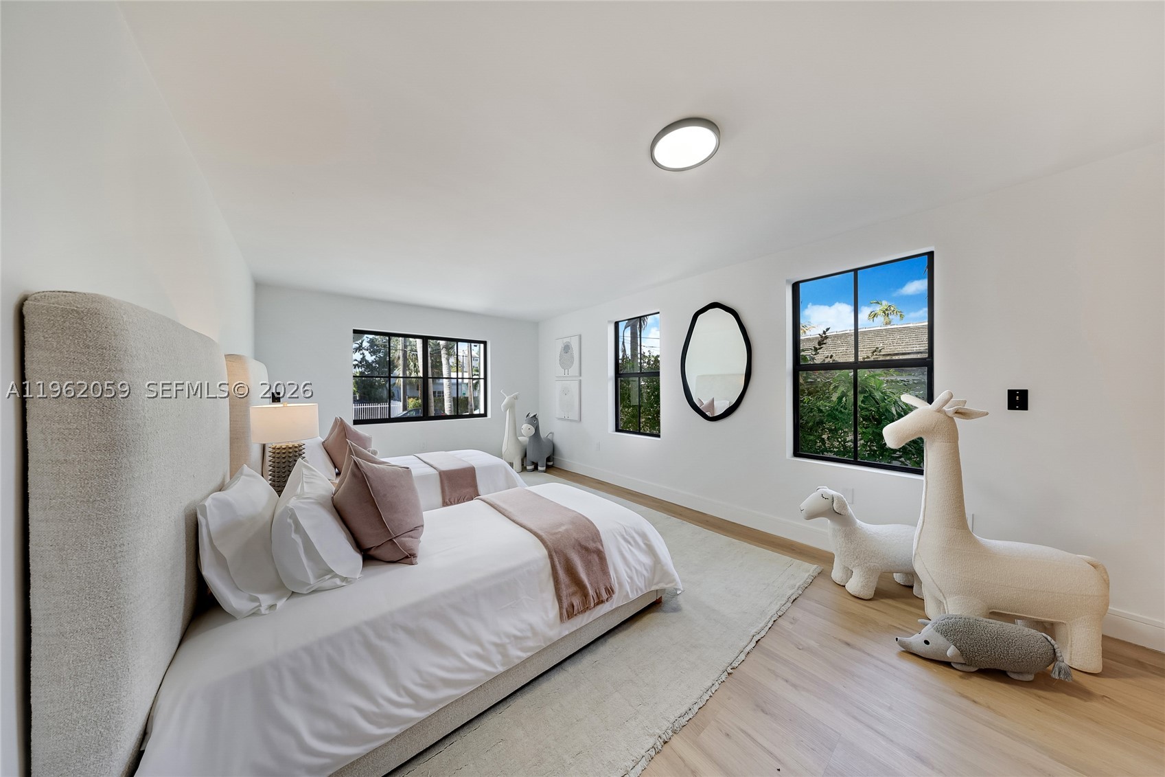 7811 Carlyle Ave, Miami Beach FL 33141