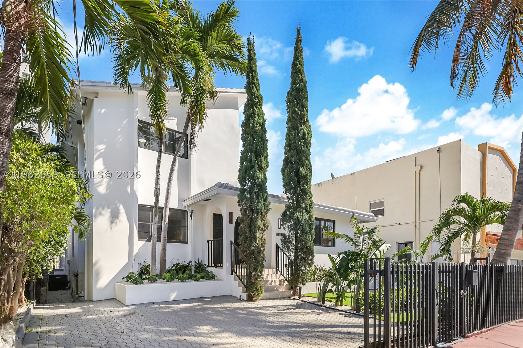 7811 Carlyle Ave, Miami Beach FL 33141