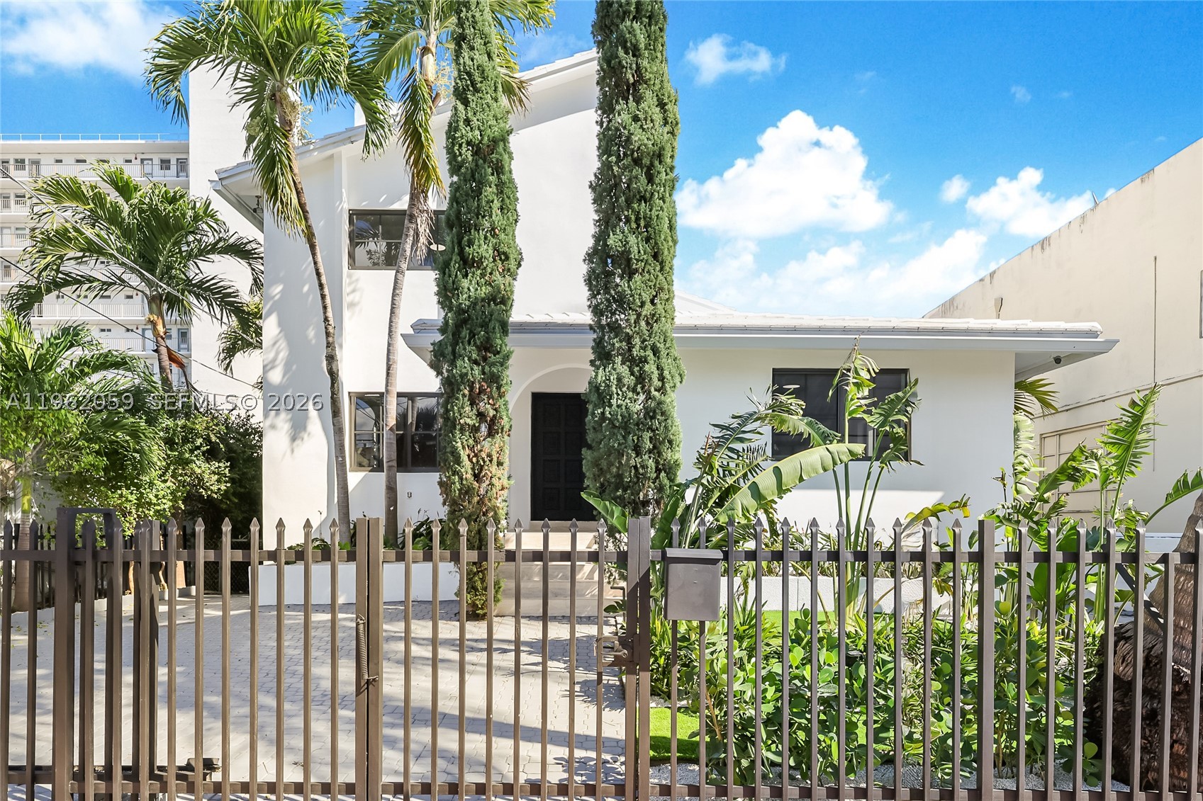 7811 Carlyle Ave, Miami Beach FL 33141