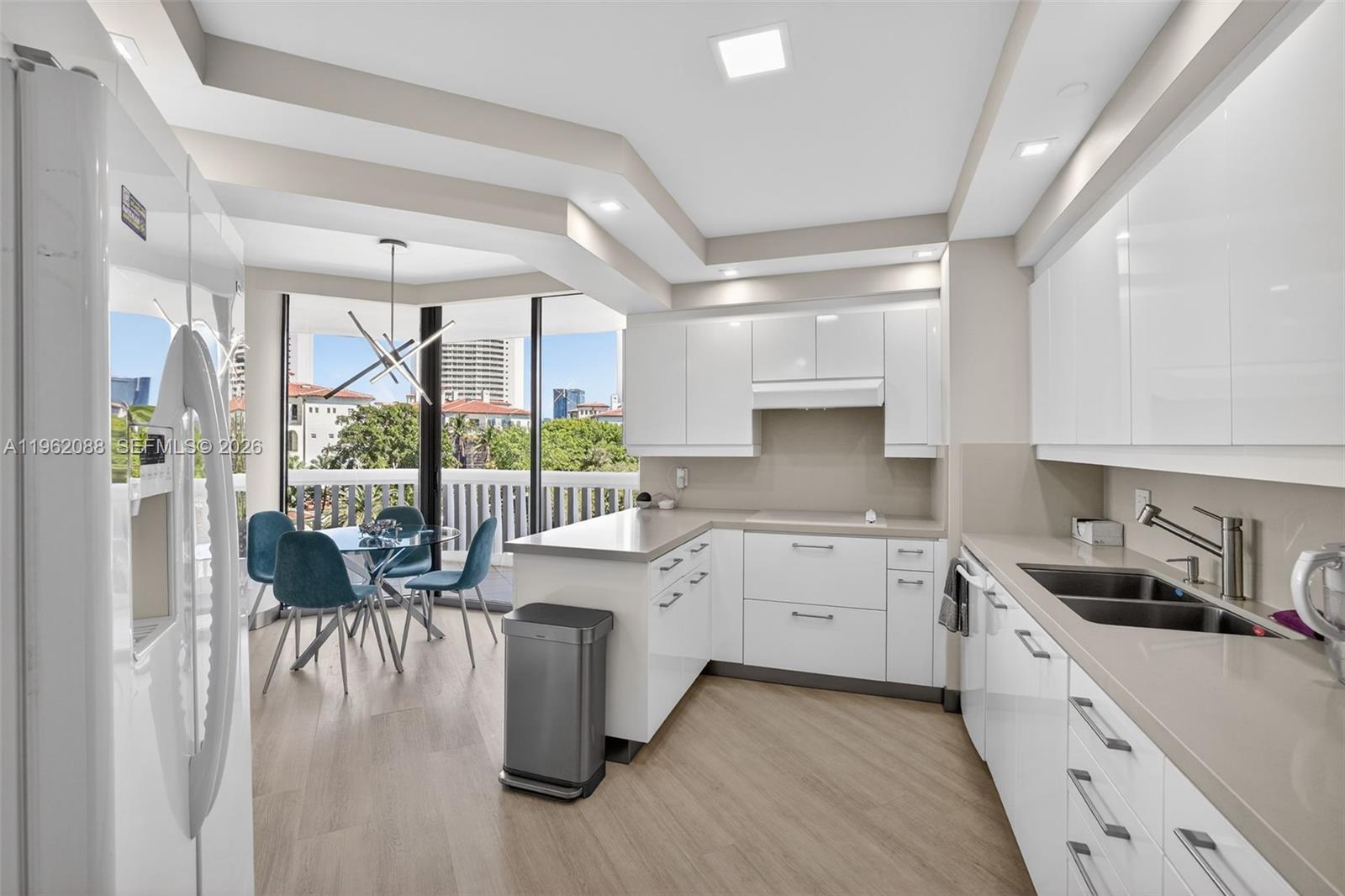 2000 Island Blvd #401, Aventura FL 33160