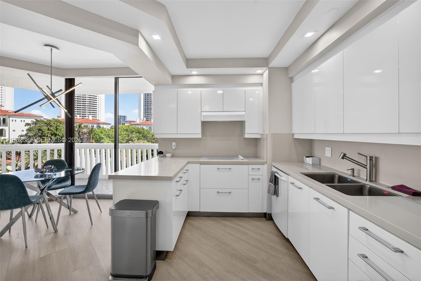 2000 Island Blvd #401, Aventura FL 33160