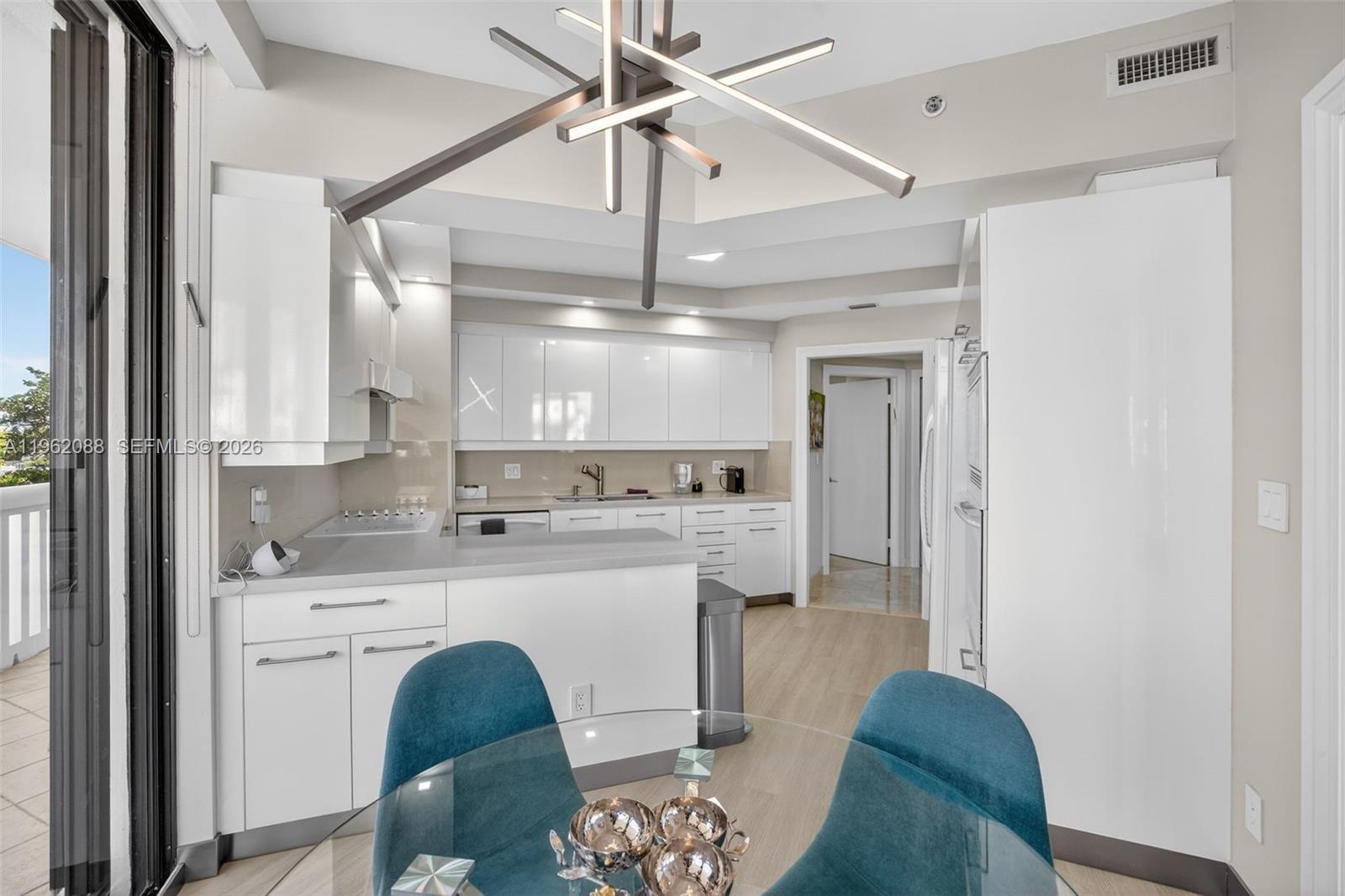 2000 Island Blvd #401, Aventura FL 33160
