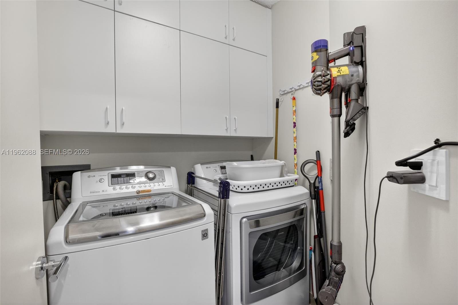 2000 Island Blvd #401, Aventura FL 33160