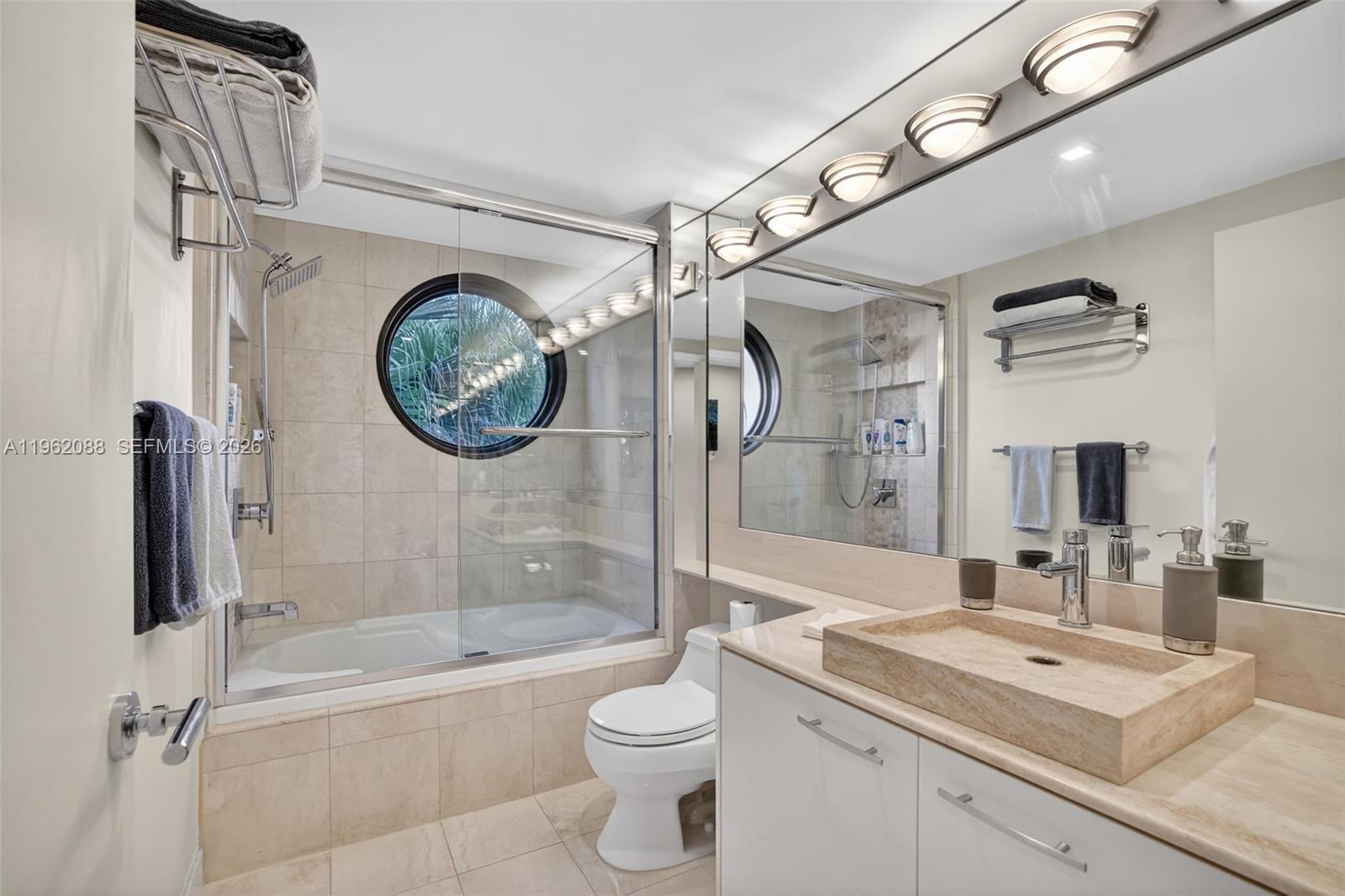 2000 Island Blvd #401, Aventura FL 33160