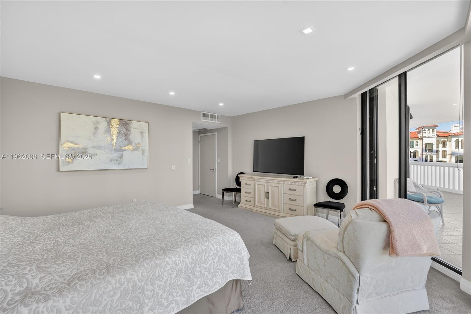 2000 Island Blvd #401, Aventura FL 33160