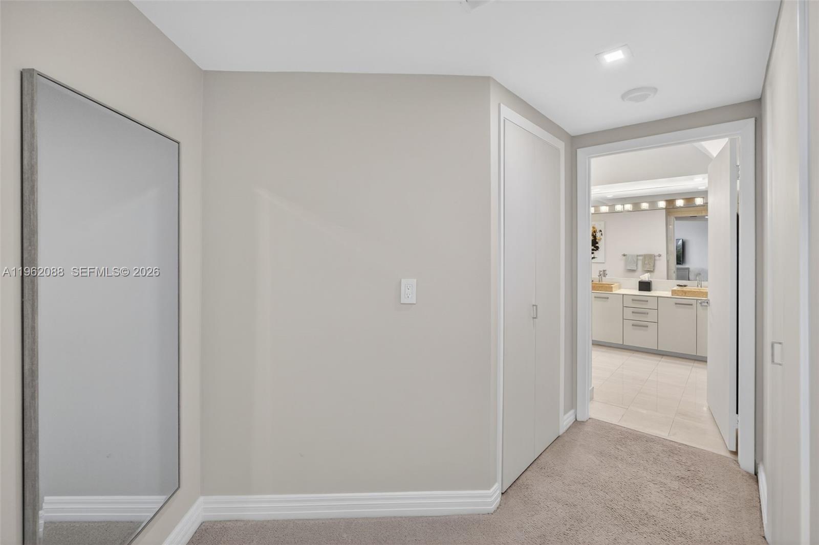 2000 Island Blvd #401, Aventura FL 33160