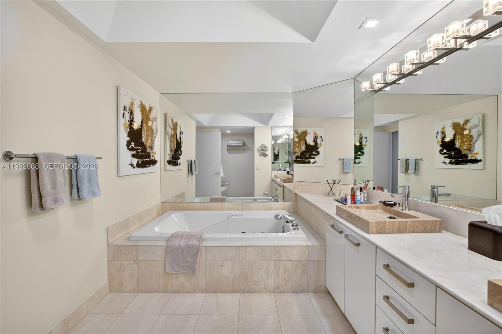 2000 Island Blvd #401, Aventura FL 33160
