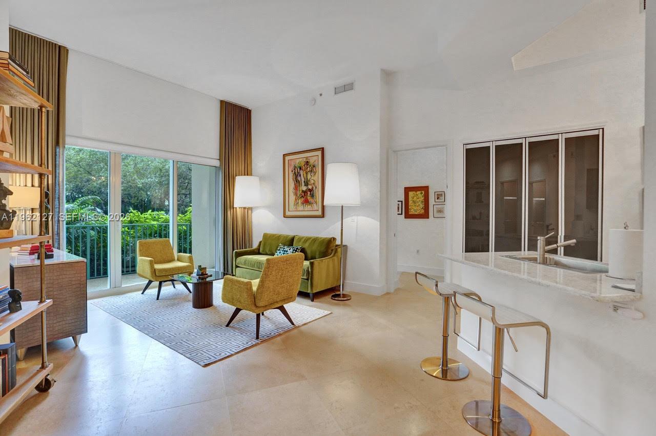 20000 E Country Club Dr #112, Aventura FL 33180