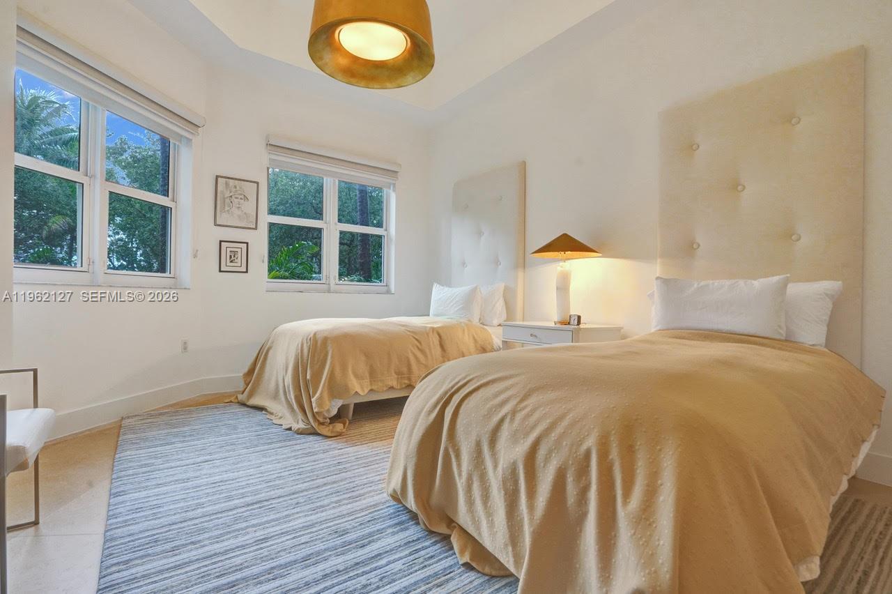 20000 E Country Club Dr #112, Aventura FL 33180