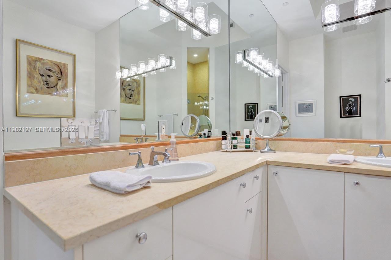 20000 E Country Club Dr #112, Aventura FL 33180