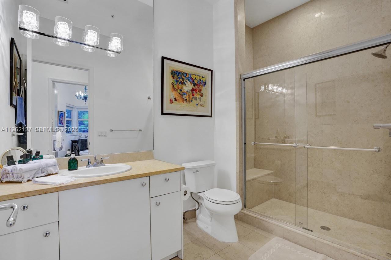 20000 E Country Club Dr #112, Aventura FL 33180