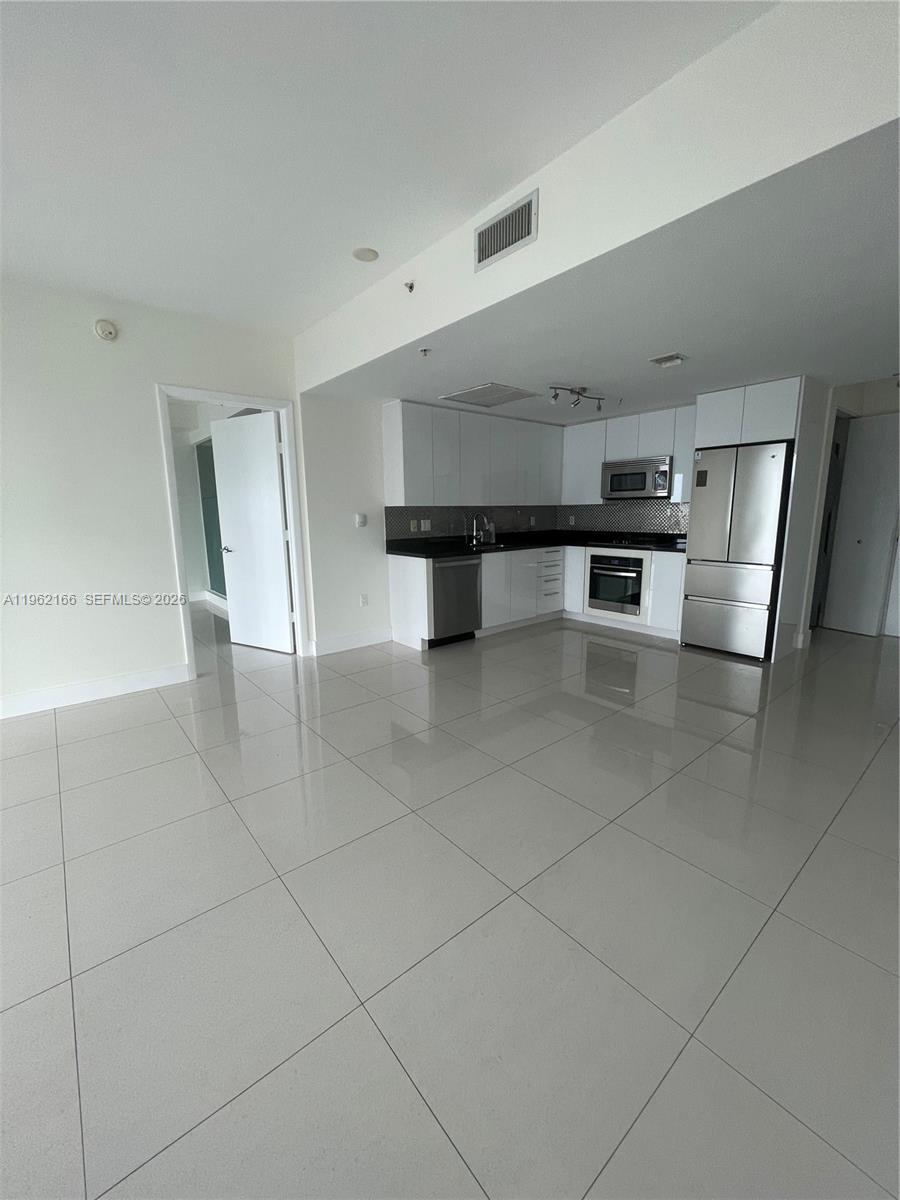 92 SW 3rd St #3203, Miami FL 33130