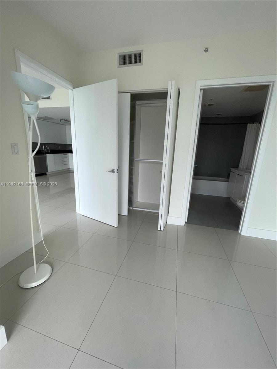92 SW 3rd St #3203, Miami FL 33130