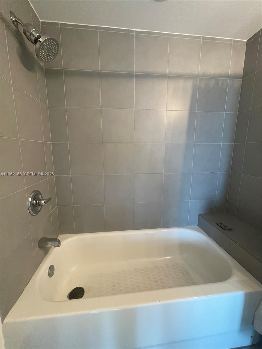 92 SW 3rd St #3203, Miami FL 33130
