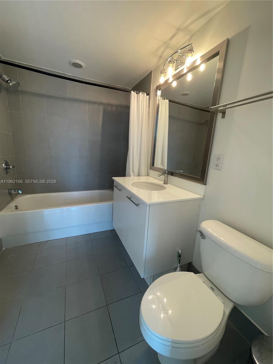 92 SW 3rd St #3203, Miami FL 33130