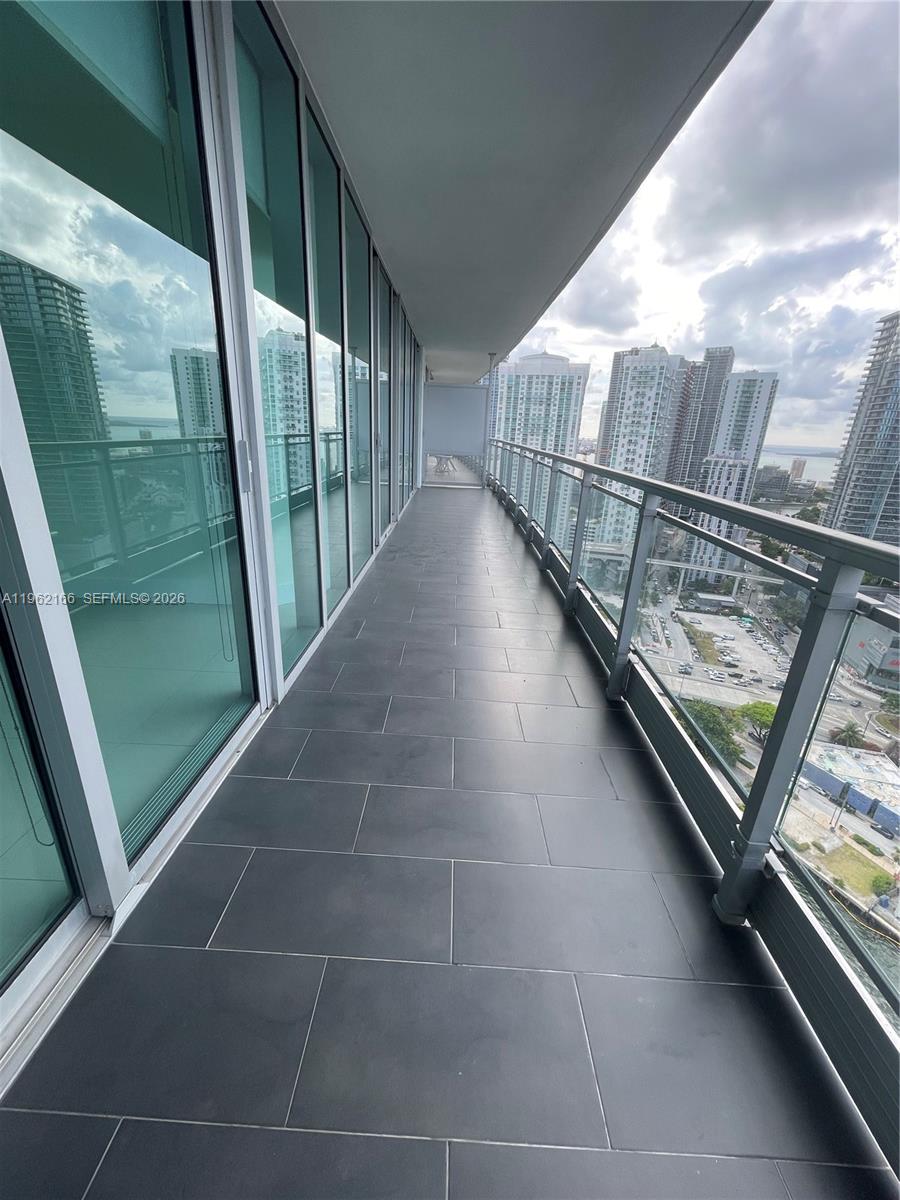 92 SW 3rd St #3203, Miami FL 33130