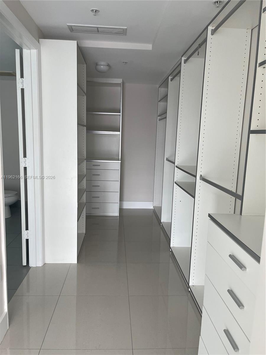 92 SW 3rd St #3203, Miami FL 33130