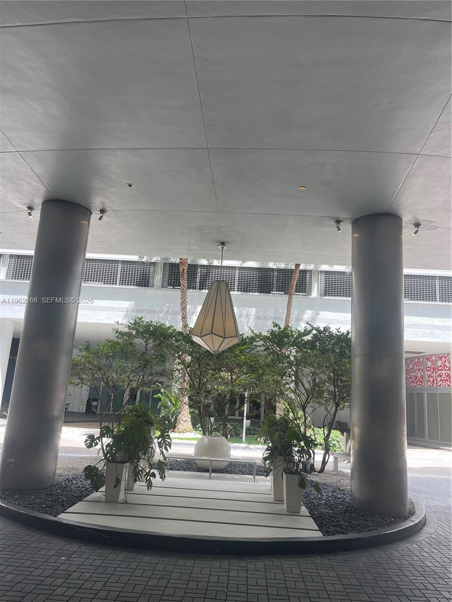 92 SW 3rd St #3203, Miami FL 33130