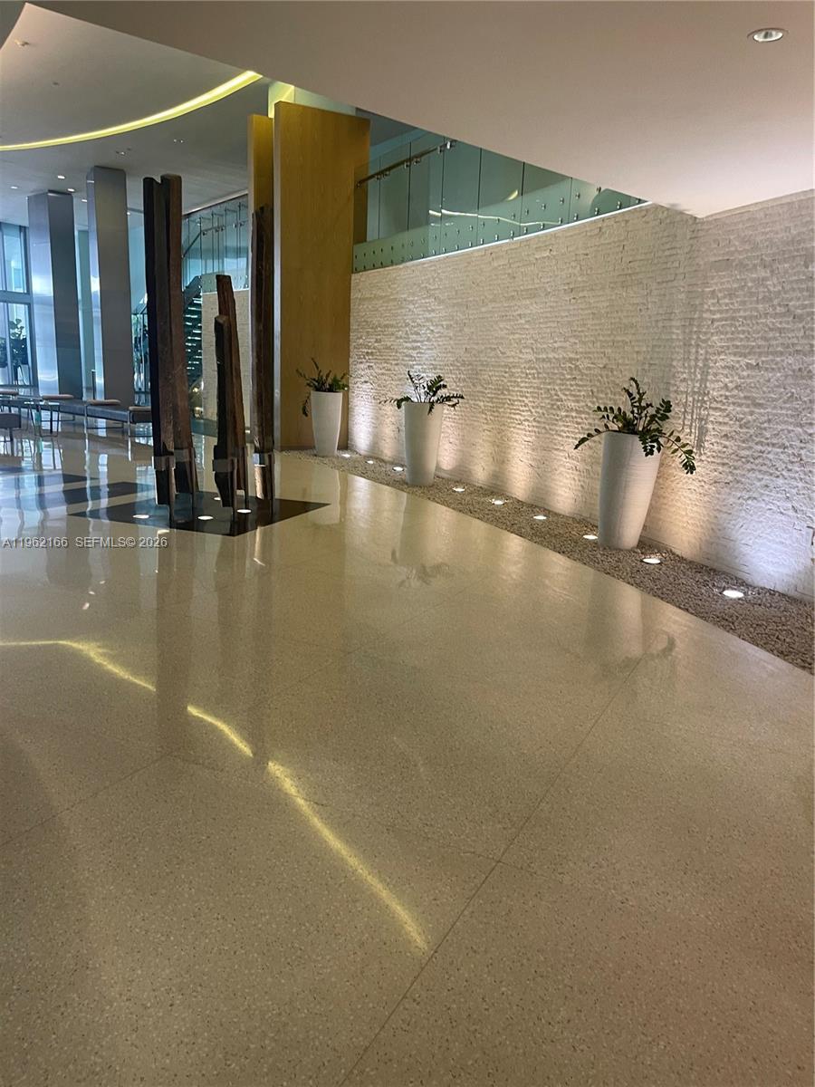 92 SW 3rd St #3203, Miami FL 33130