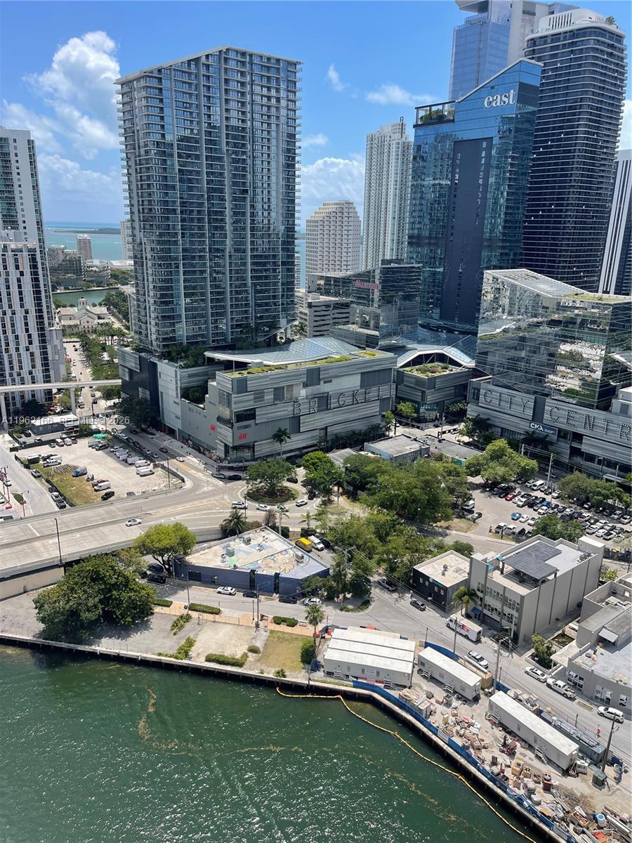 92 SW 3rd St #3203, Miami FL 33130