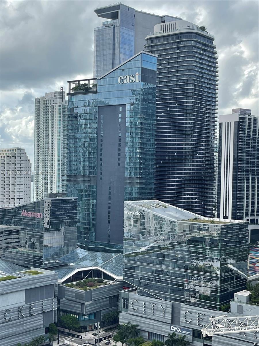 92 SW 3rd St #3203, Miami FL 33130