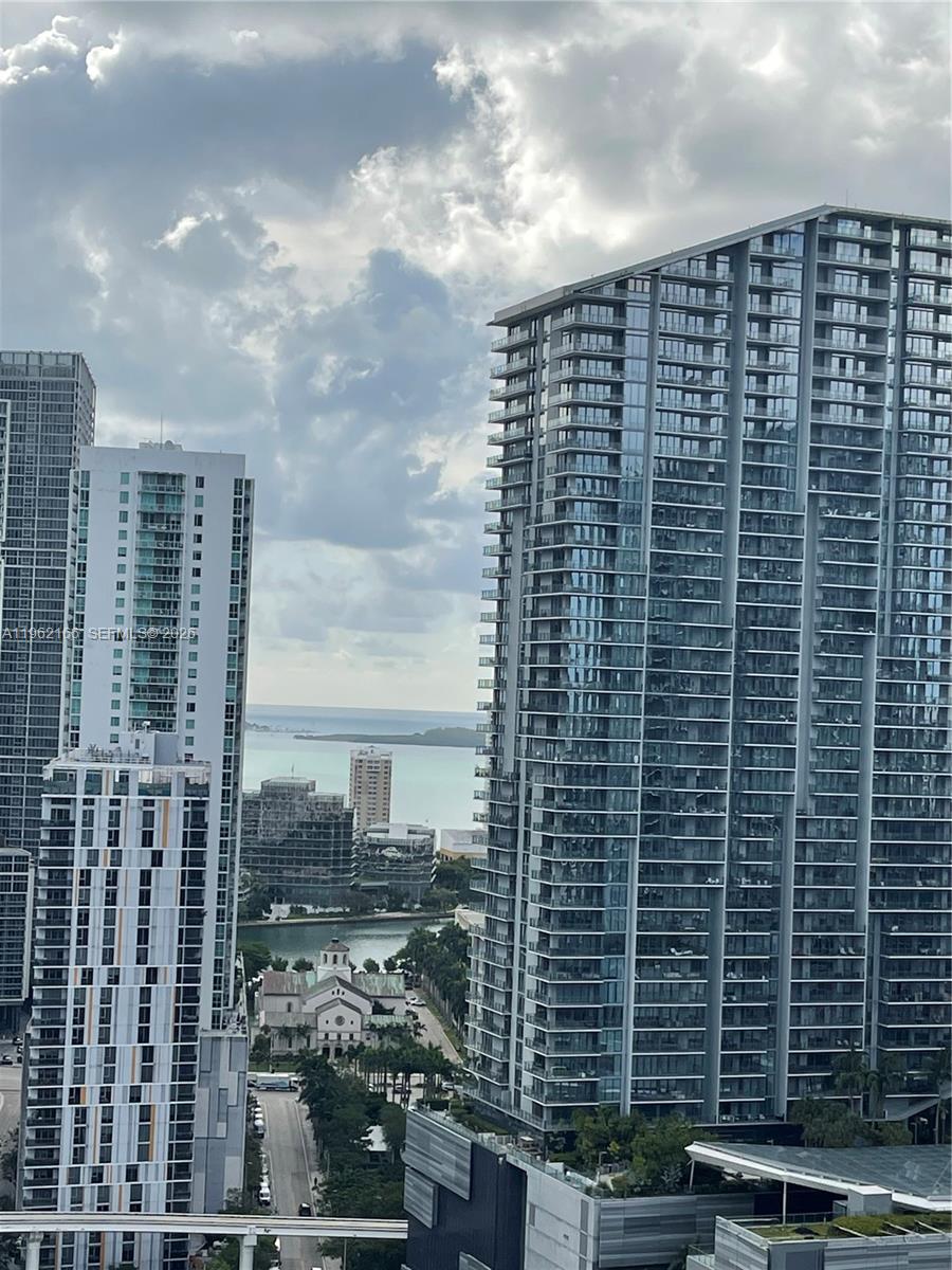 92 SW 3rd St #3203, Miami FL 33130