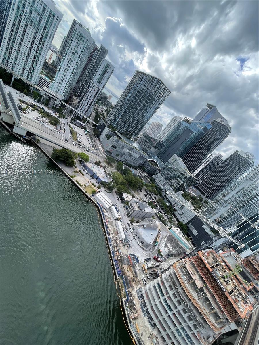 92 SW 3rd St #3203, Miami FL 33130