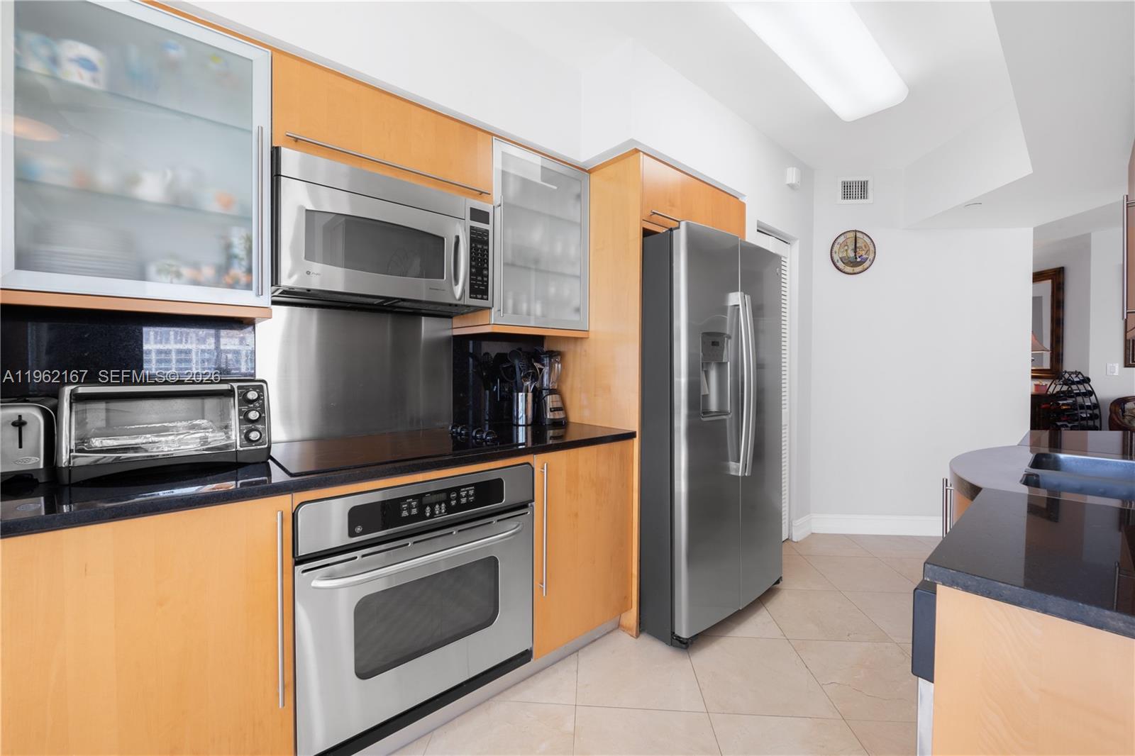 6365 Collins Ave #1901, Miami Beach FL 33141