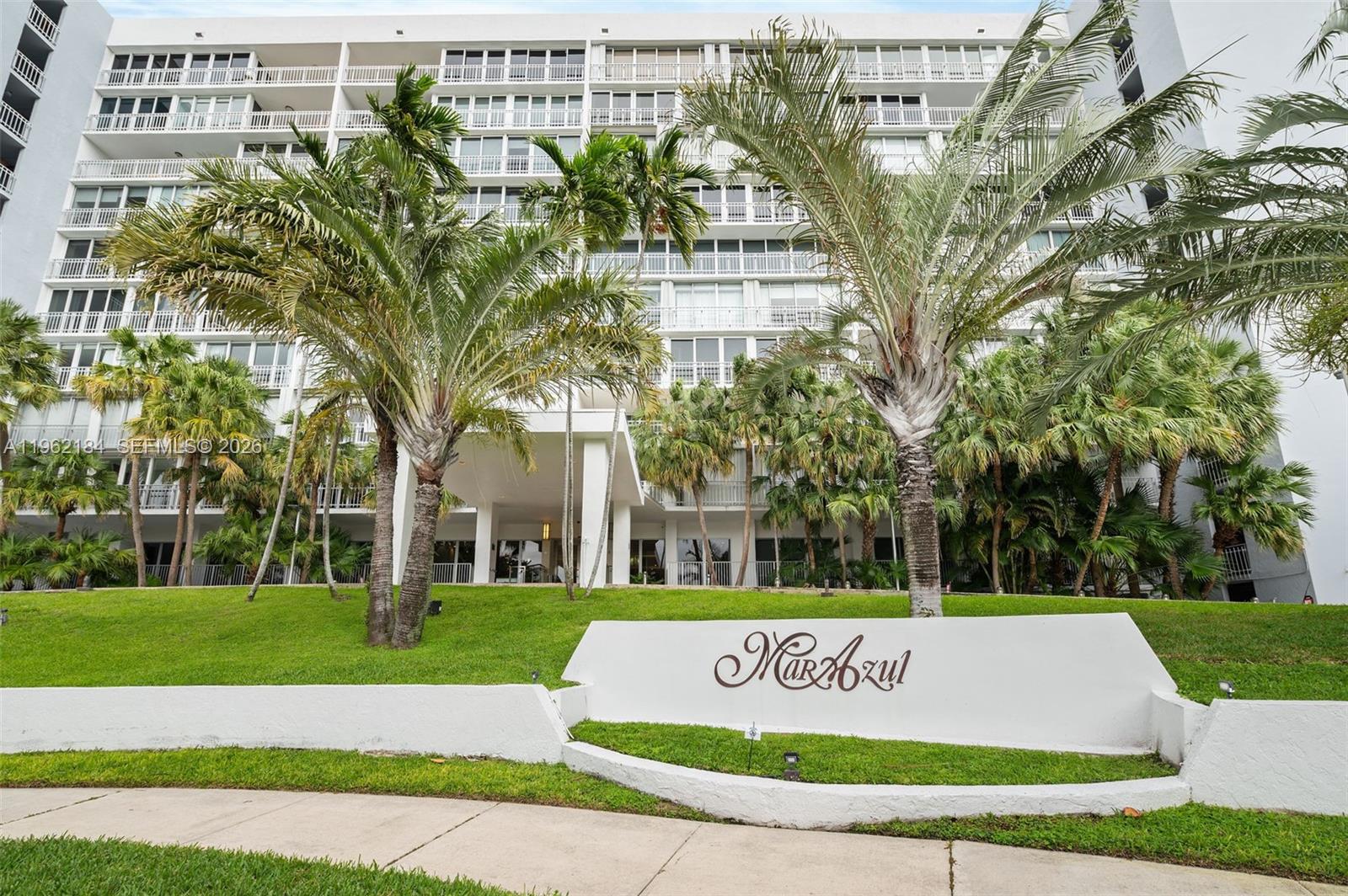 600 Grapetree Dr #3DS, Key Biscayne FL 33149