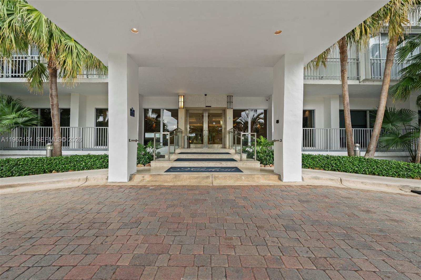 600 Grapetree Dr #3DS, Key Biscayne FL 33149