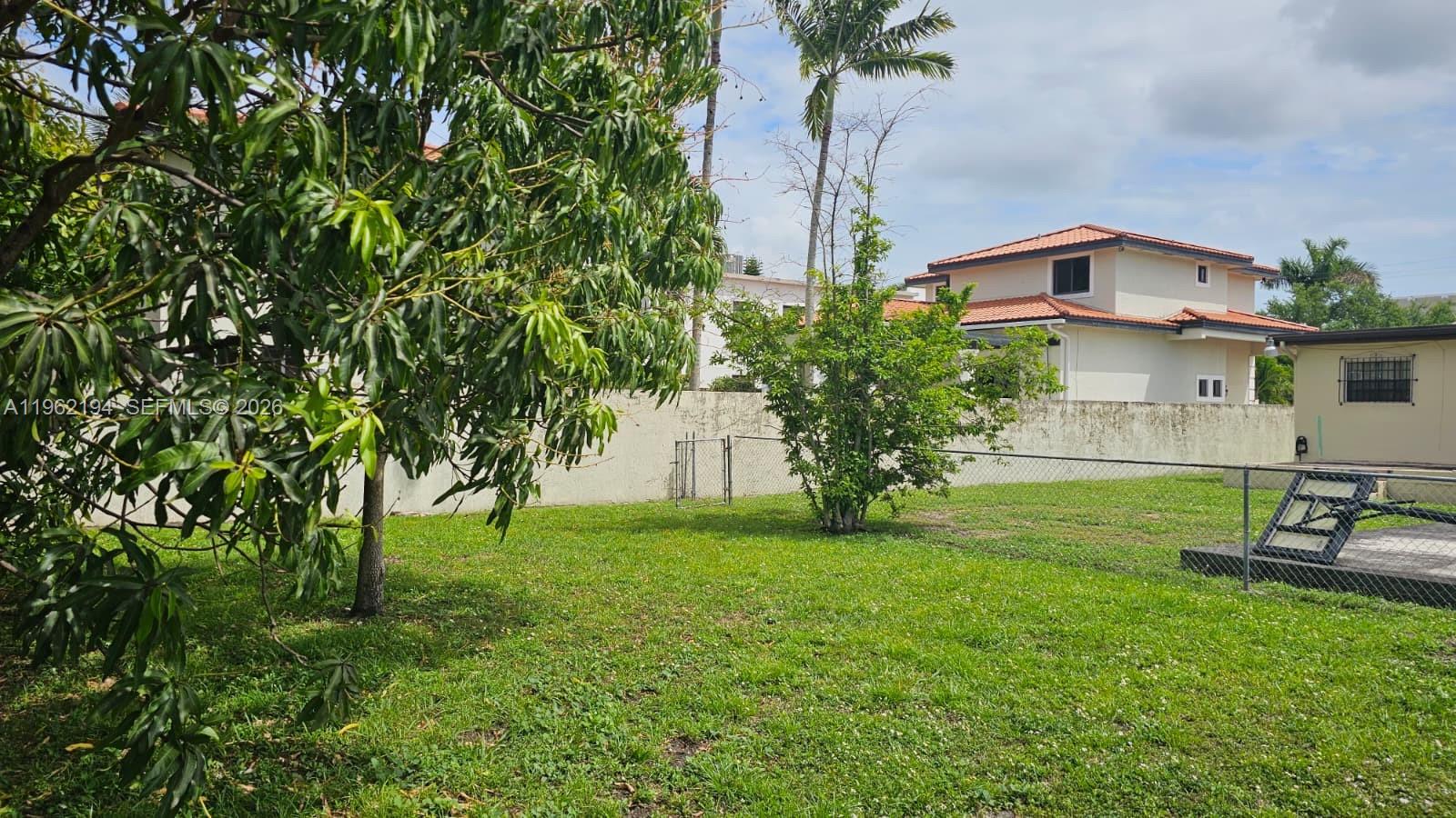 8891 SW 28th St, Miami FL 33165
