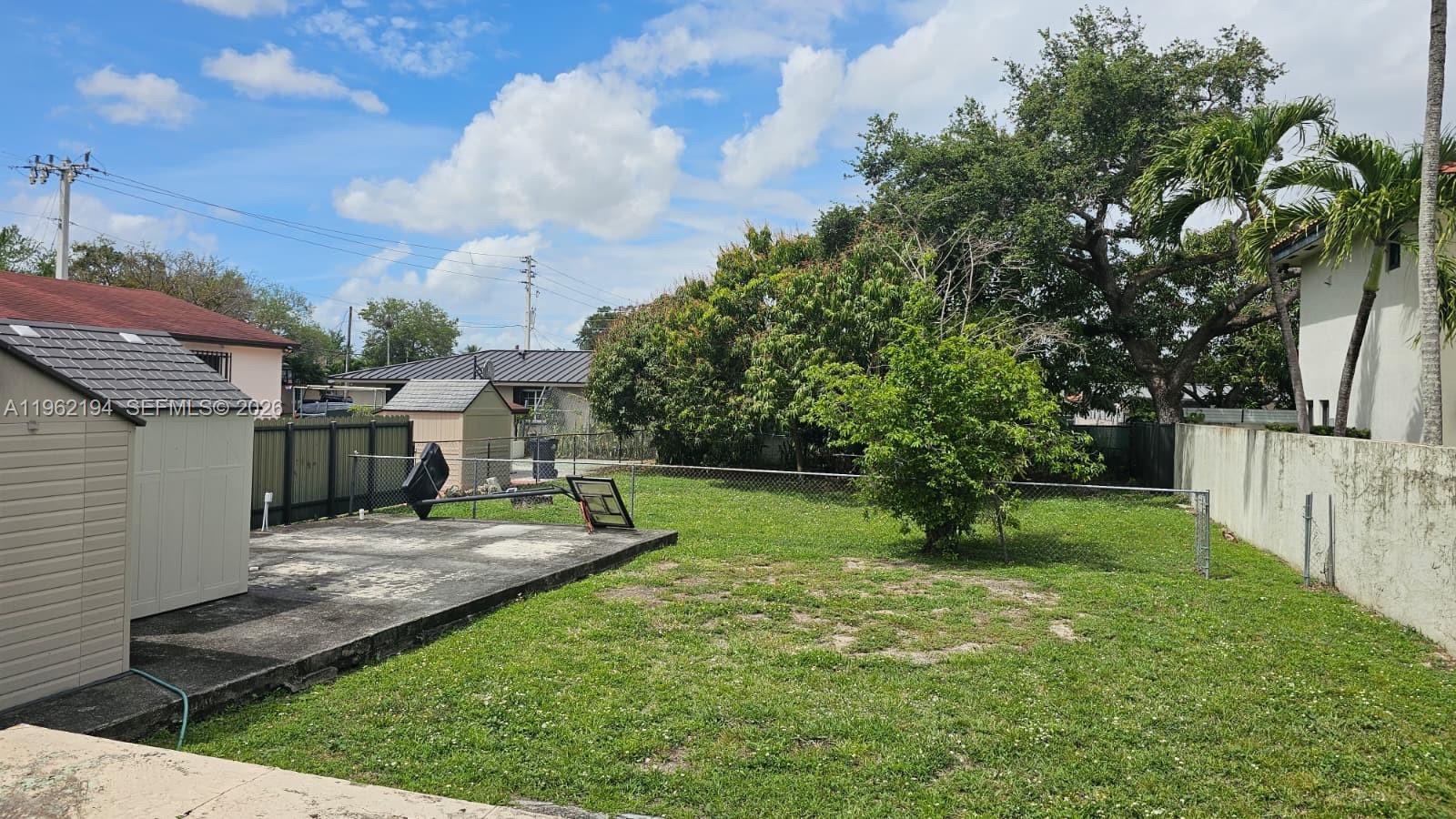8891 SW 28th St, Miami FL 33165