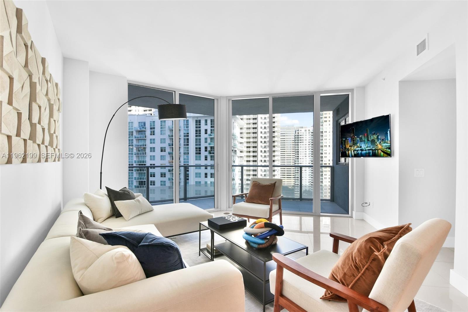 1300 Brickell Bay Dr #1910, Miami FL 33131