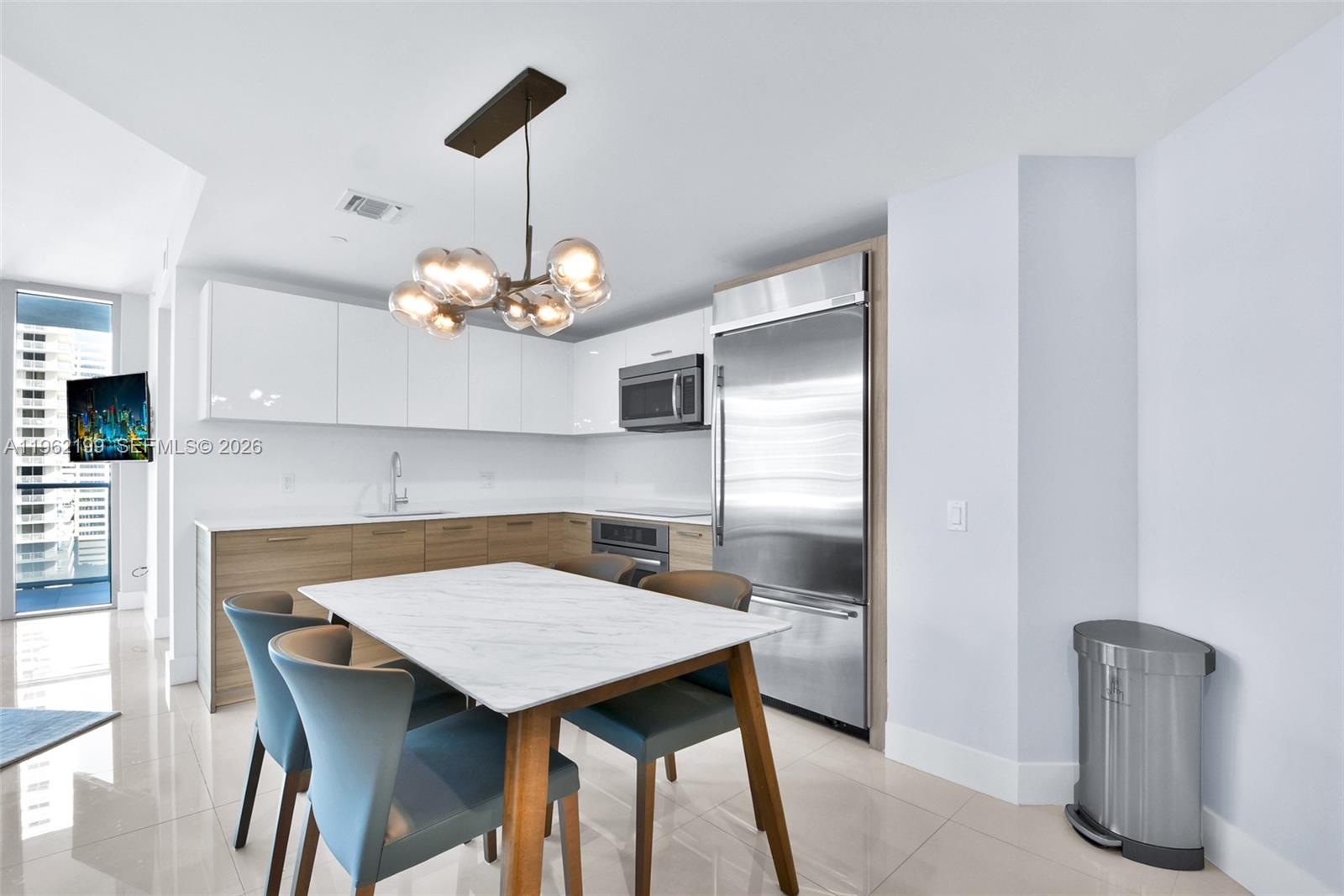 1300 Brickell Bay Dr #1910, Miami FL 33131