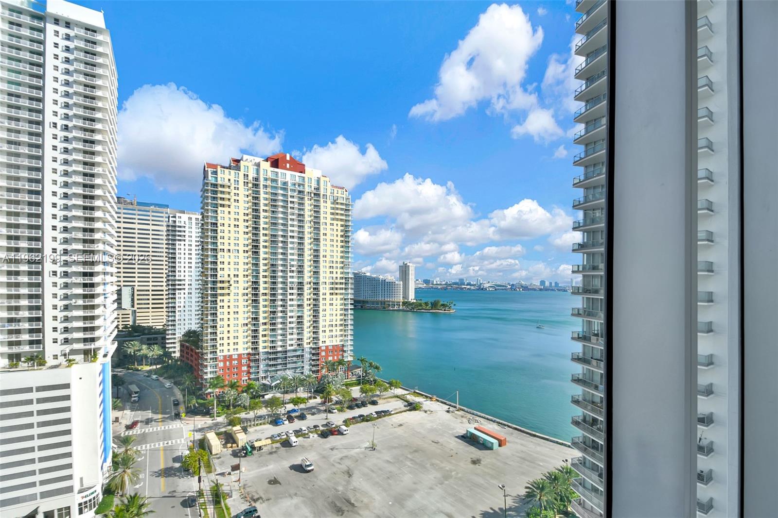 1300 Brickell Bay Dr #1910, Miami FL 33131