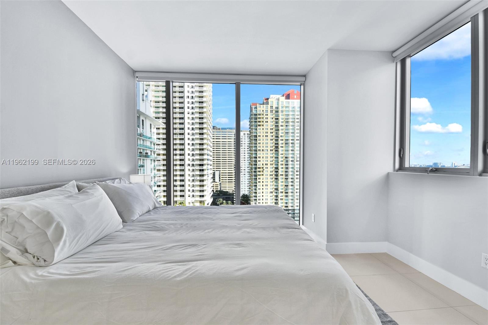 1300 Brickell Bay Dr #1910, Miami FL 33131